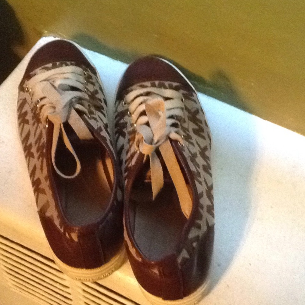 STEP IN STYLE - Picture 2 of 3